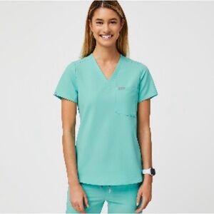 Figs Scrub Set in Fresh Aqua color is limited edition